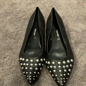 NWOB black studded flats